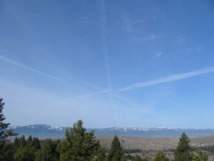 Scie di condensazione che s'incrociano formando una stella